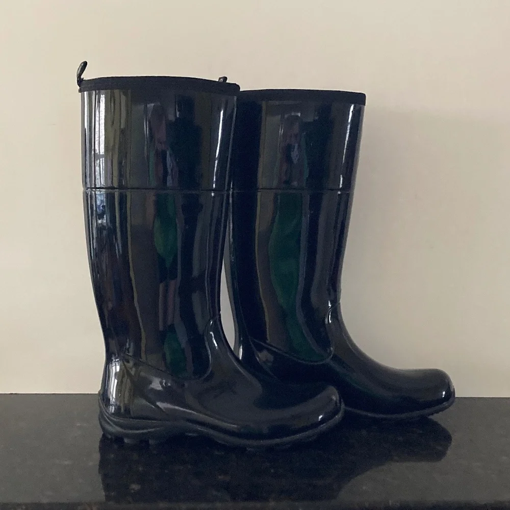 Kamik Saint Black Rain Boots/Size 8/WORN ONCE!/EXCELLENT PRE-OWNED CONDITION!!!